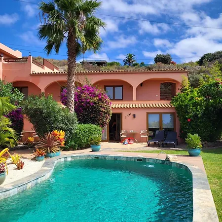 Great Views & Heated Pool - El Perenquen 1