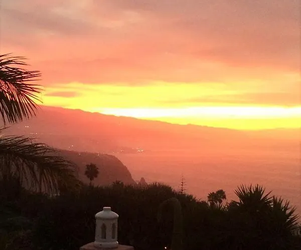 Great Views & Heated Pool - El Perenquen 1 Apartment