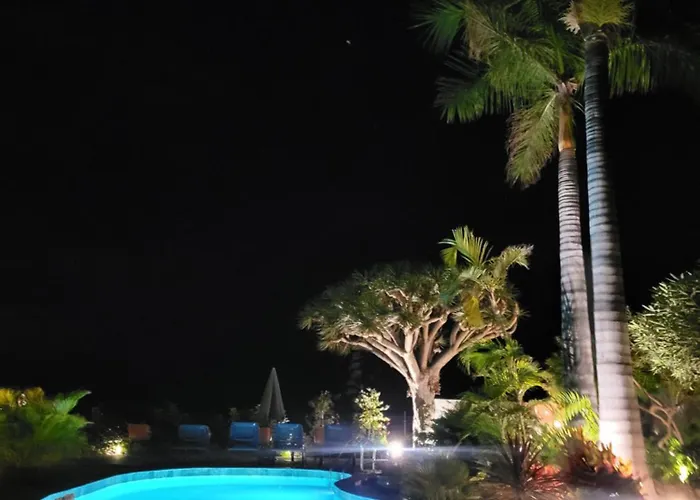 Great Views & Heated Pool - El Perenquen 1 Apartment