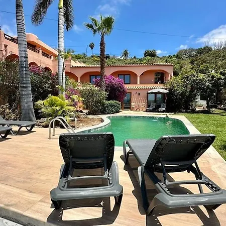 Great Views & Heated Pool - El Perenquen 1 Apartment *