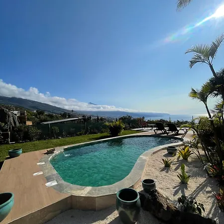 Great Views & Heated Pool - El Perenquen 1 Apartment *