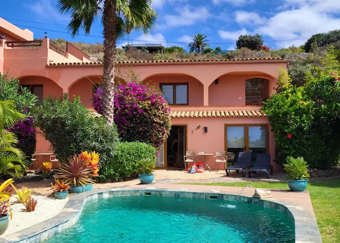 Great Views & Heated Pool - El Perenquen 1